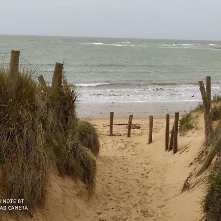 Logement 106 2-4 Personnes 500 M Plage Classe 2 Etoiles Dolus d'Oléron Exteriör bild